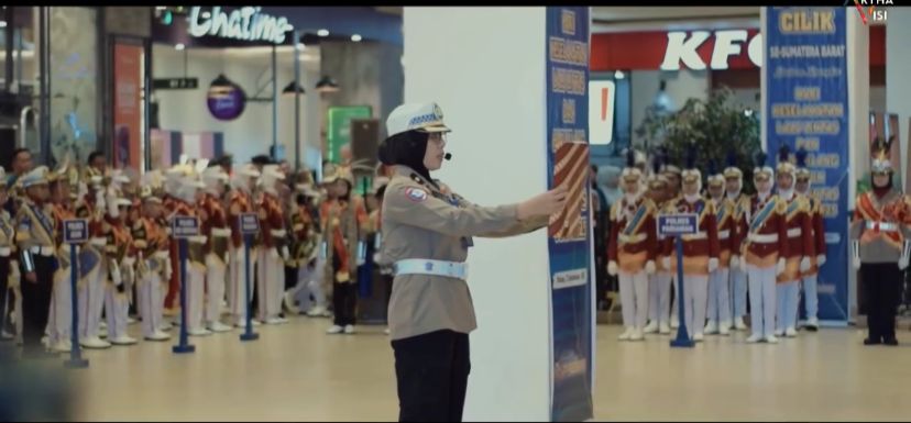 POLISI CILIK — Foto 3